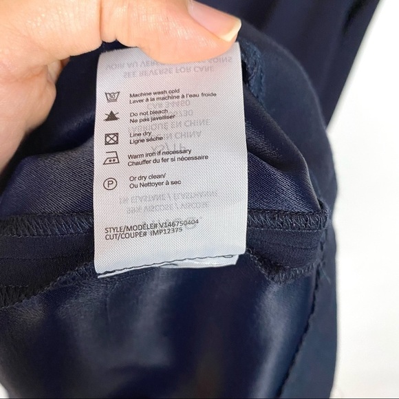 Vince V-Neck Matte Shine Dress Size XS Navy Pockets - Picture 8 of 12